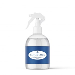 Les parfums textile gris Montaigne laisse une odeur fraîche et envoûtante dans votre maison. Évadez vous avec Coton love