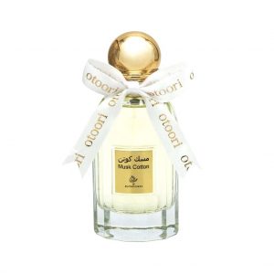 Imprégnez-vous de l'essence luxueuse et sensuelle de Musk Cotton. Dans cette symphonie olfactive, le musc blanc, poudré et fruité, évoque un éclat subtil et envoûtant dès les premières effluves. Au cœur de ce parfum, les fleurs blanches s'entrelacent harmonieusement avec le jasmin et le muguet, offrant une profondeur florale enivrante. Enfin, les notes de fond d'ambre, de musc blanc et de tonka apportent une chaleur veloutée et persistante, enveloppant la peau dans un étreinte irrésistible et séduisante. Musk Cotton incarne ainsi l'élégance et la sophistication, une fragrance captivante qui laisse une empreinte inoubliable.