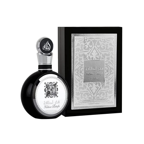 Découvrez l'essence de la masculinité distinguée avec Fakhar Lattafa Men, un parfum puissant et élégant conçu pour l'homme moderne. Cette fragrance incarne le parfait équilibre entre fraîcheur épicée, arômes fruités et notes aromatiques, reflétant l'élégance et le raffinement à chaque vaporisation.